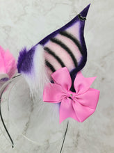 Load image into Gallery viewer, Mismatched Pastel Goth Howler Bat