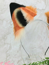 Load image into Gallery viewer, Natural Orange Fox