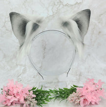 Load image into Gallery viewer, Silver Wolf