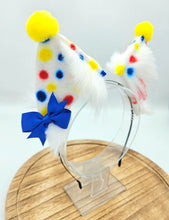 Load image into Gallery viewer, Spotted White Clown Cat *PRE ORDER*
